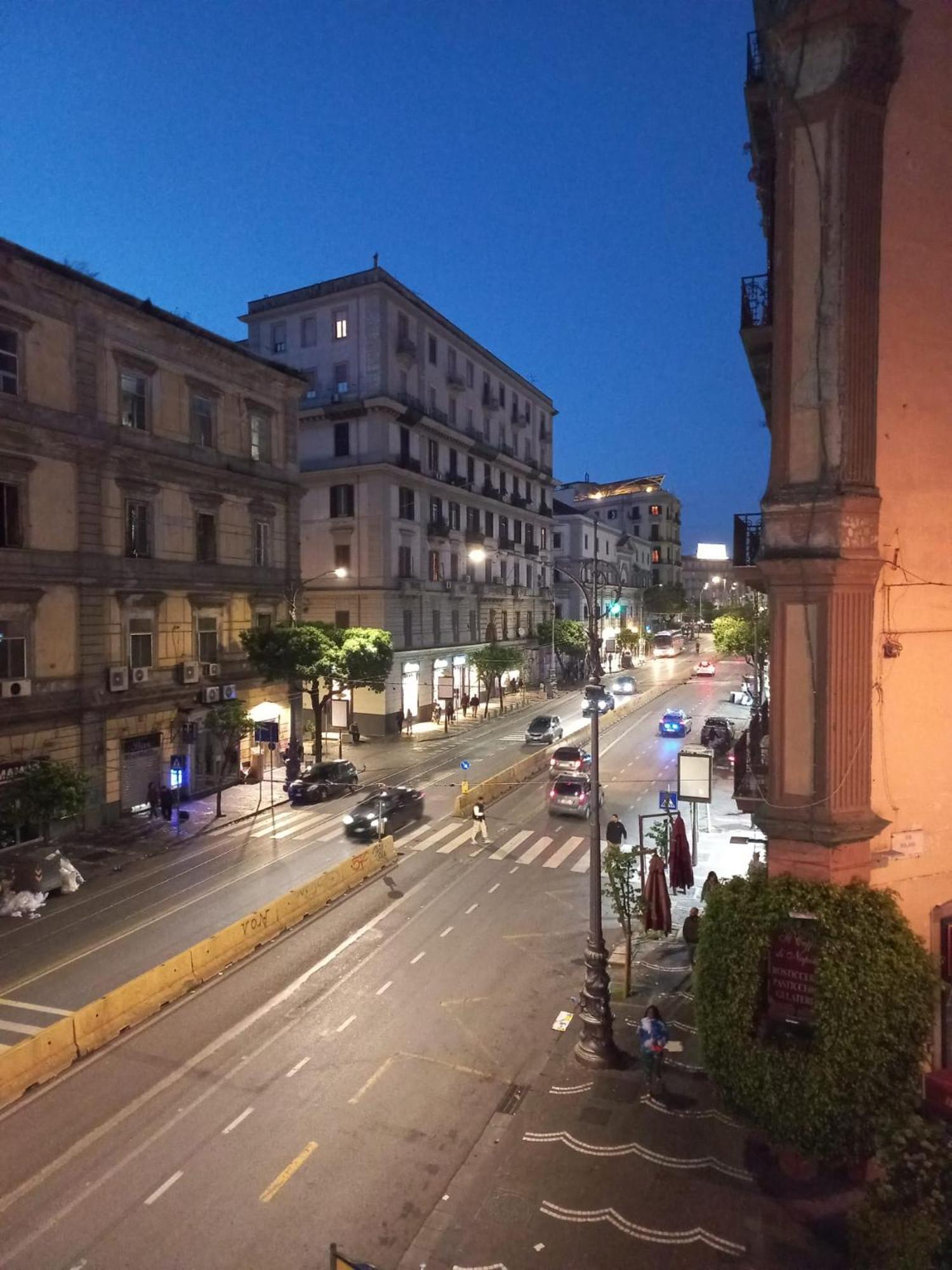 La Dimora Di Cinzia Daire Napoli Dış mekan fotoğraf